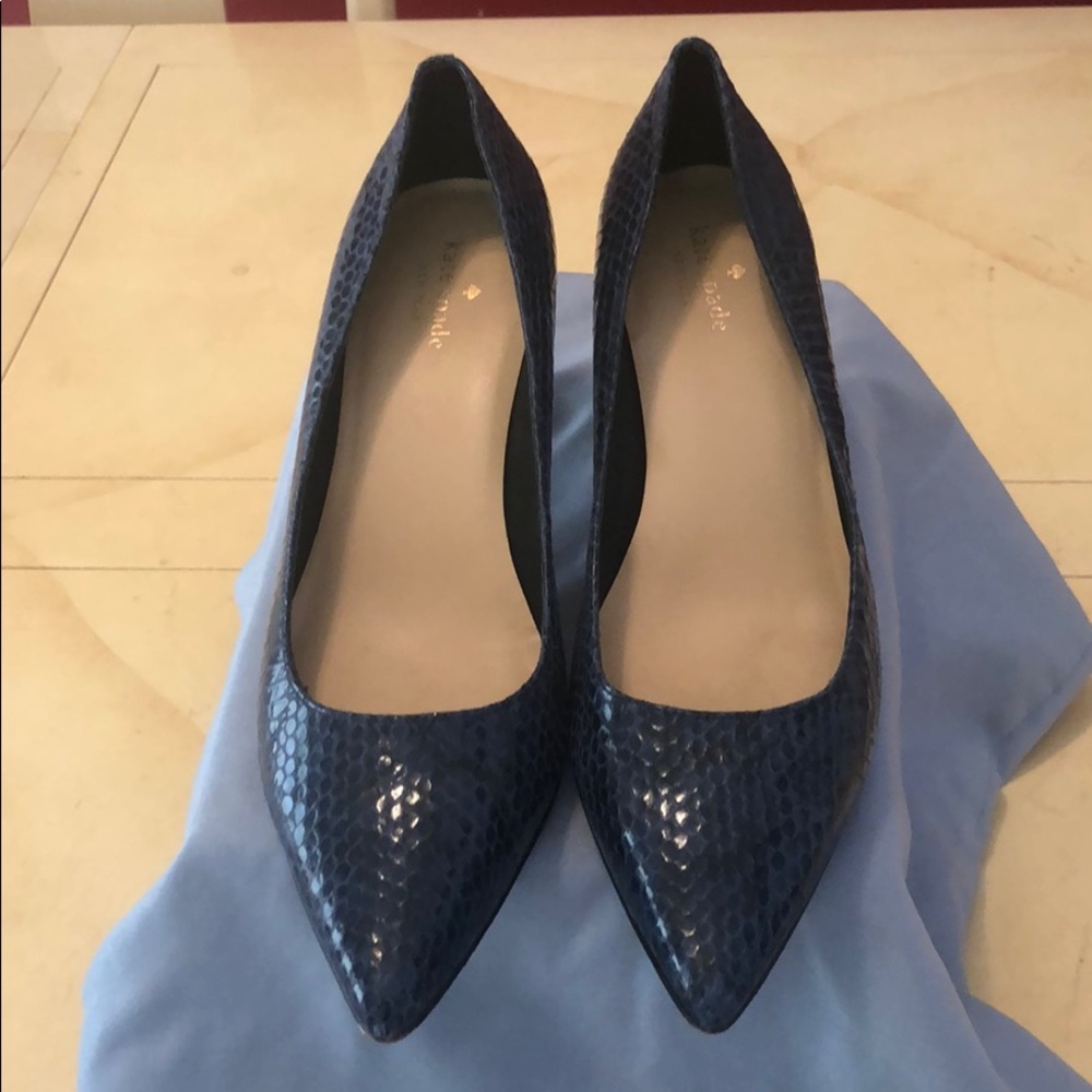Kate Spade navy snakeskin pumps size 9M